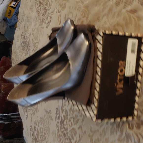 Victor William pewter heels - Picture 2 of 4